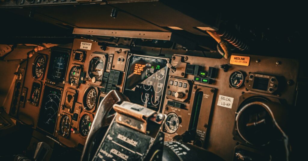 Cabina de un avión de pasajeros – exención 7.p del IRPF para pilotos y tripulantes